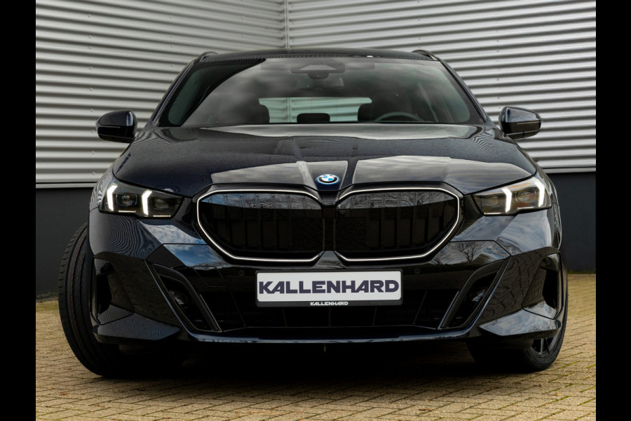 BMW 5 Serie Touring 550e xDrive M-Sport Pro - Pano - Onderstel Prof - Driving Ass Plus - Harman Kardon