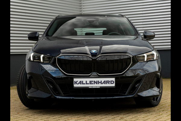 BMW 5 Serie Touring 550e xDrive M-Sport Pro - Pano - Onderstel Prof - Driving Ass Plus - Harman Kardon