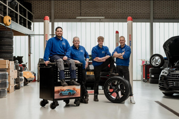 Jeep Renegade 1.0T 80th Anniversary Limited 120 PK Panoramadak Camera Leder Xenon Lane-Assist PDC 19''