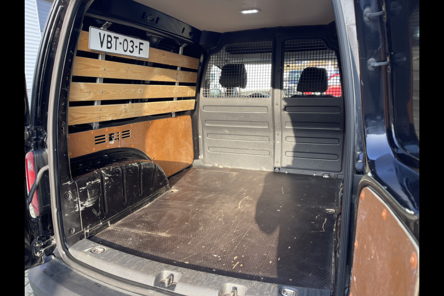 Volkswagen Caddy 2.0 TDI L1H1 BMT Economy Business / vaste prijs rijklaar € 9.950 ex btw / lease vanaf € 201 / airco / 17 Inch lichtmetalen velgen / sidebars / trekhaak / euro 6 !