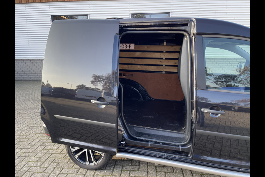Volkswagen Caddy 2.0 TDI L1H1 BMT Economy Business / vaste prijs rijklaar € 9.950 ex btw / lease vanaf € 201 / airco / 17 Inch lichtmetalen velgen / sidebars / trekhaak / euro 6 !
