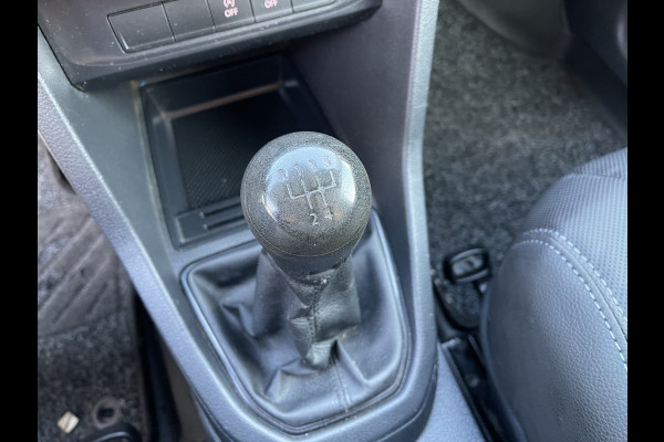 Volkswagen Caddy 2.0 TDI L1H1 BMT Economy Business / vaste prijs rijklaar € 9.950 ex btw / lease vanaf € 201 / airco / 17 Inch lichtmetalen velgen / sidebars / trekhaak / euro 6 !