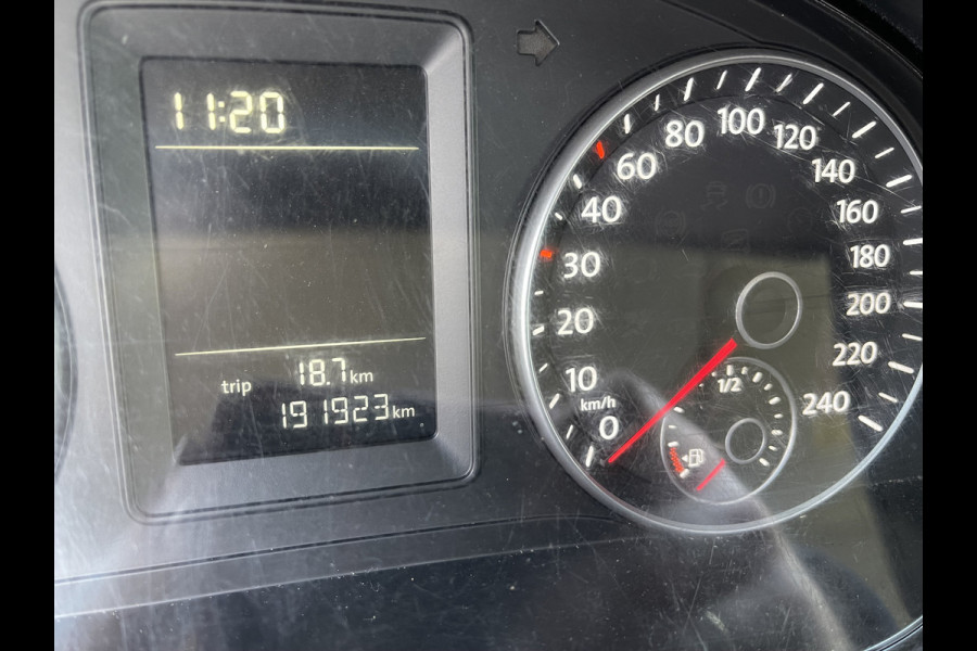 Volkswagen Caddy 2.0 TDI L1H1 BMT Economy Business / vaste prijs rijklaar € 9.950 ex btw / lease vanaf € 201 / airco / 17 Inch lichtmetalen velgen / sidebars / trekhaak / euro 6 !