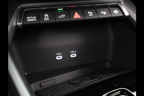 Audi A3 Sportback 40 TFSI e S edition 204pk | Verlengde garantie | Parkeercamera | Adaptieve cruise controle | Optiek pakket zwart Plus | Extra getint glas