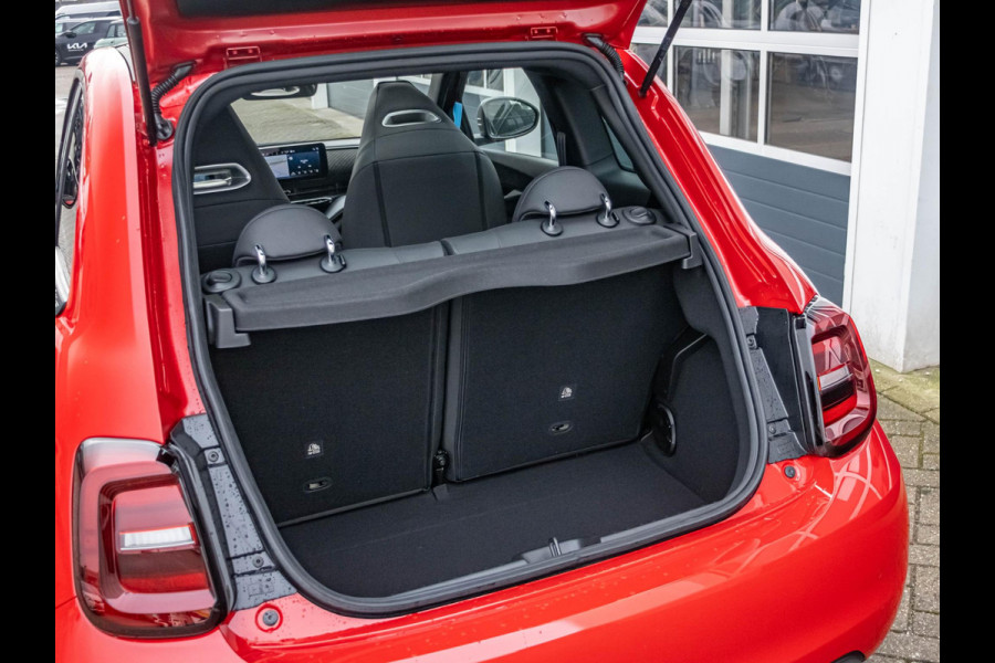 Abarth 500e Turismo 42 kWh | Uit voorraad leverbaar | 17%  Bijtelling | Camera | Clima | Apple Carplay | JBL Sound | Navi | 18" | Winter Pack