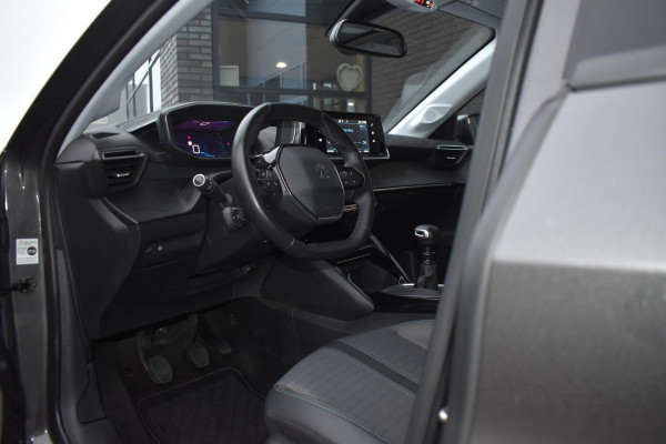 Peugeot 208 1.2 PureTech 100PK Allure | Panodak | Adapt. Cruise | Stoelverw. | Carplay | Camera | Incl. garantie