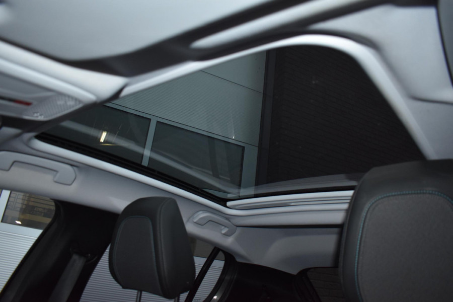 Peugeot 208 1.2 PureTech 100PK Allure | Panodak | Adapt. Cruise | Stoelverw. | Carplay | Camera | Incl. garantie