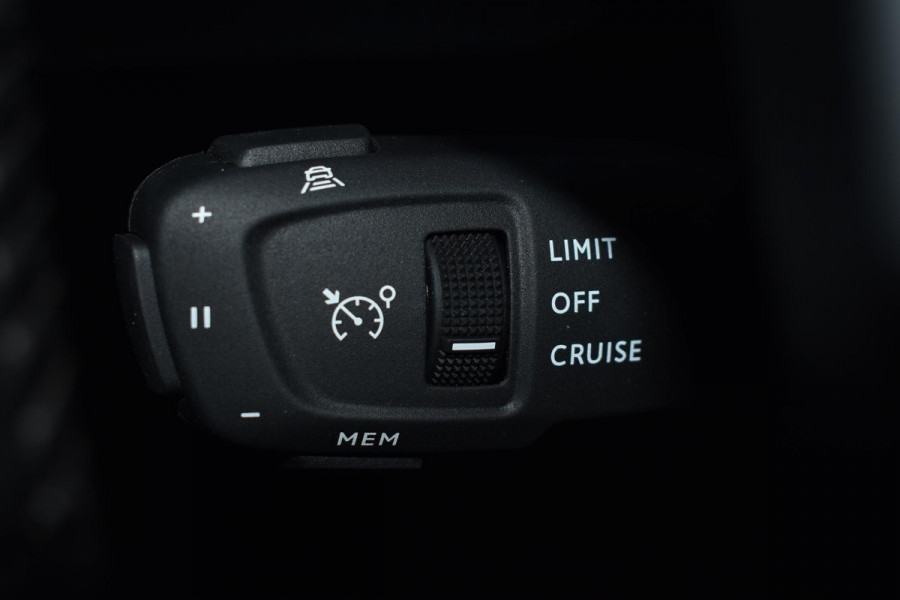 Peugeot 208 1.2 PureTech 100PK Allure | Panodak | Adapt. Cruise | Stoelverw. | Carplay | Camera | Incl. garantie