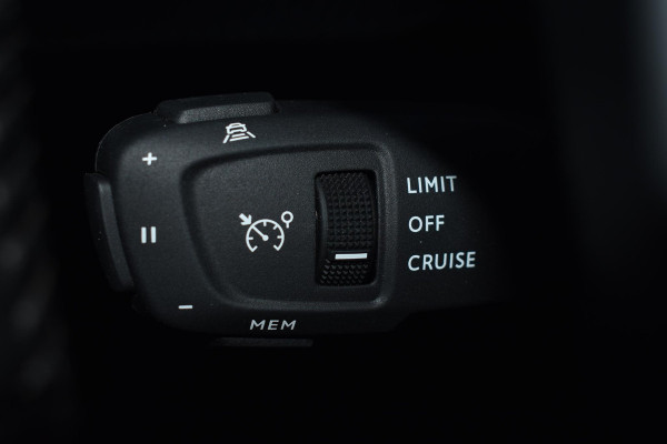 Peugeot 208 1.2 PureTech 100PK Allure | Panodak | Adapt. Cruise | Stoelverw. | Carplay | Camera | Incl. garantie