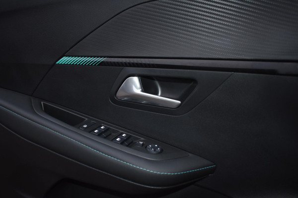 Peugeot 208 1.2 PureTech 100PK Allure | Panodak | Adapt. Cruise | Stoelverw. | Carplay | Camera | Incl. garantie