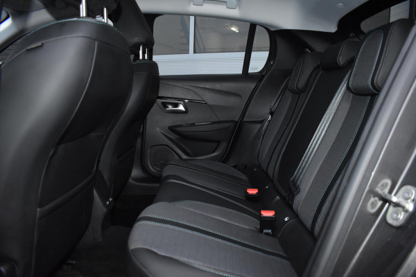 Peugeot 208 1.2 PureTech 100PK Allure | Panodak | Adapt. Cruise | Stoelverw. | Carplay | Camera | Incl. garantie
