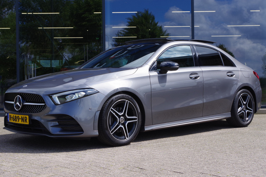 Mercedes-Benz A-Klasse 180 Automaat AMG-Line Business Solution, Panoramadak, LED, Camera, Carplay