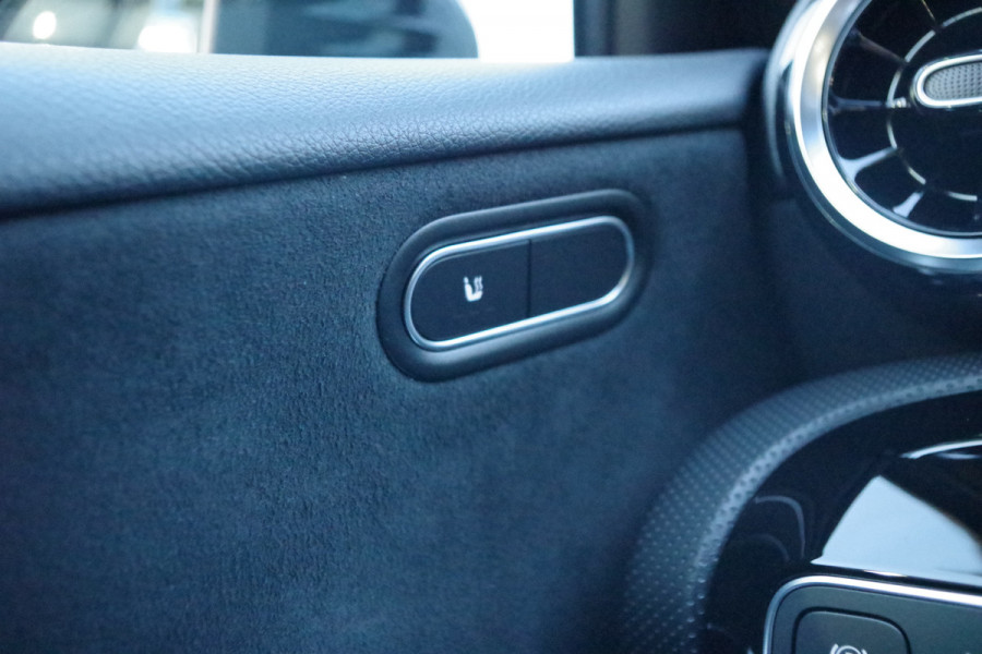 Mercedes-Benz A-Klasse 180 Automaat AMG-Line Business Solution, Panoramadak, LED, Camera, Carplay