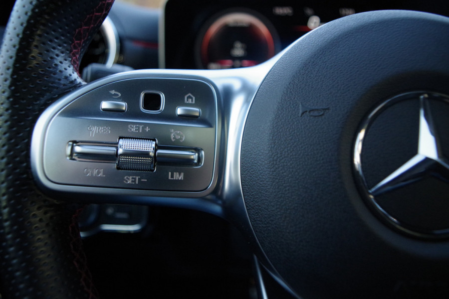 Mercedes-Benz A-Klasse 180 Automaat AMG-Line Business Solution, Panoramadak, LED, Camera, Carplay