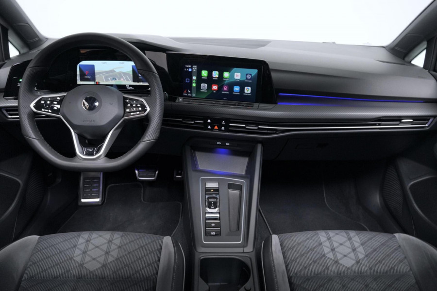Volkswagen Golf 1.5 eTSI 3x R-Line Automaat 150 PK | Pano | CarPlay | Acc | Stoel + Stuurverwarming | Camera | IQ Light | Pdc | Sfeer |