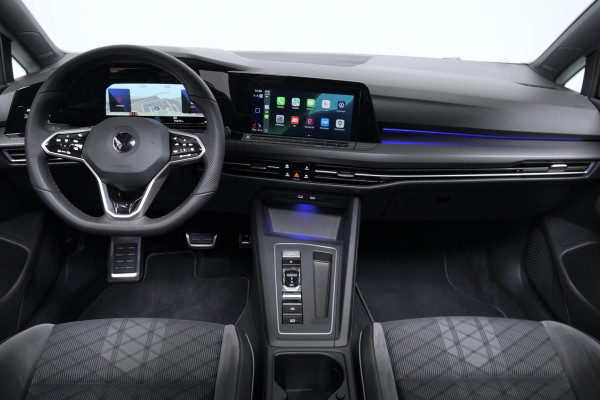 Volkswagen Golf 1.5 eTSI 3x R-Line Automaat 150 PK | Pano | CarPlay | Acc | Stoel + Stuurverwarming | Camera | IQ Light | Pdc | Sfeer |