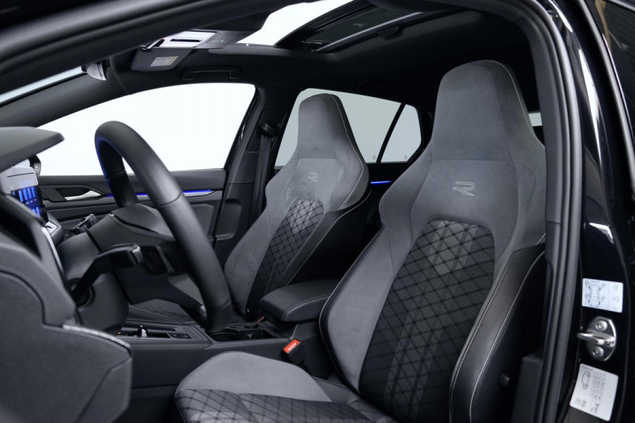 Volkswagen Golf 1.5 eTSI 3x R-Line Automaat 150 PK | Pano | CarPlay | Acc | Stoel + Stuurverwarming | Camera | IQ Light | Pdc | Sfeer |