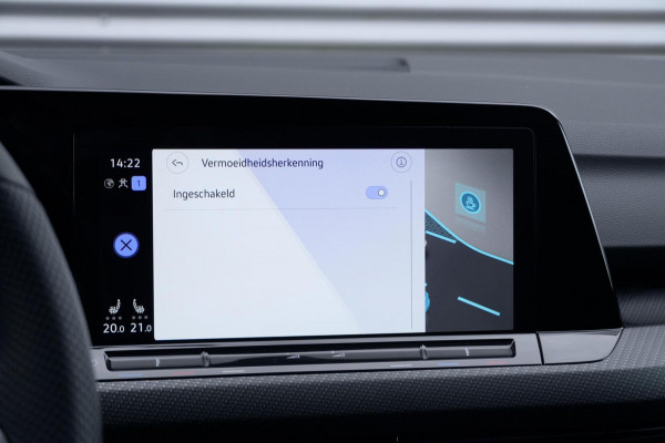 Volkswagen Golf 1.5 eTSI 3x R-Line Automaat 150 PK | Pano | CarPlay | Acc | Stoel + Stuurverwarming | Camera | IQ Light | Pdc | Sfeer |