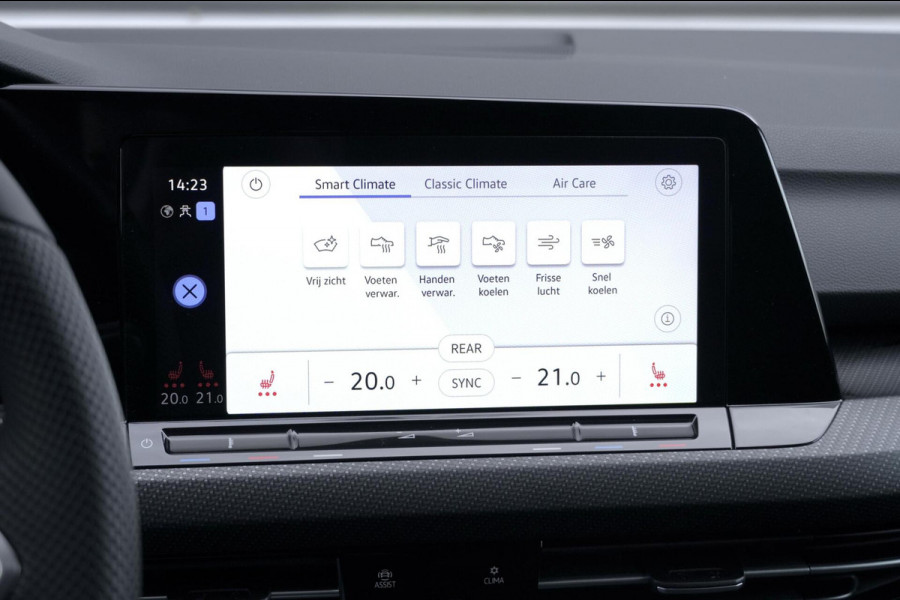 Volkswagen Golf 1.5 eTSI 3x R-Line Automaat 150 PK | Pano | CarPlay | Acc | Stoel + Stuurverwarming | Camera | IQ Light | Pdc | Sfeer |