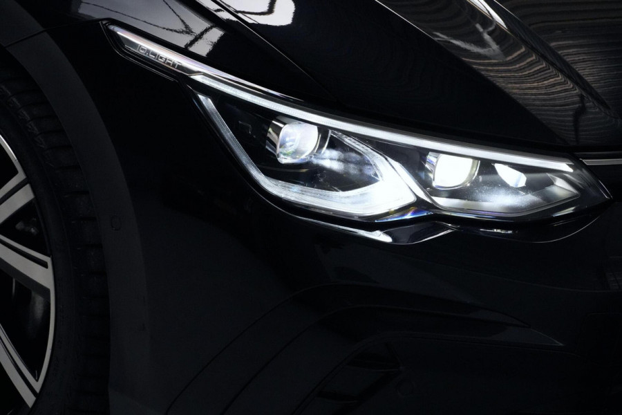 Volkswagen Golf 1.5 eTSI 3x R-Line Automaat 150 PK | Pano | CarPlay | Acc | Stoel + Stuurverwarming | Camera | IQ Light | Pdc | Sfeer |