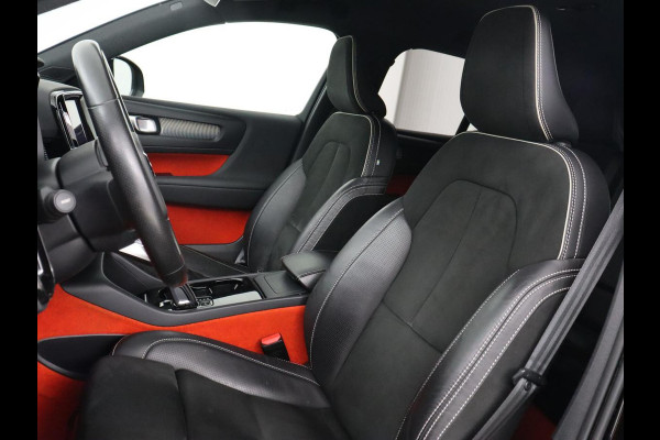 Volvo XC40 Recharge P8 AWD R Design | Trekhaak | Stoel & stuurverwarming | Camera | Carplay | Leder/Alcantara | Adaptive cruise | Keyless | Full LED | 19'' lichtmetalen velgen