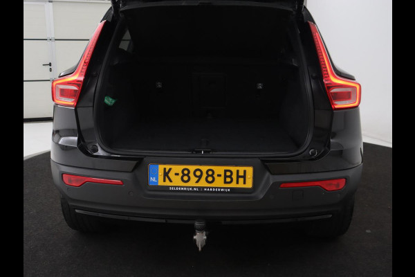 Volvo XC40 Recharge P8 AWD R Design | Trekhaak | Stoel & stuurverwarming | Camera | Carplay | Leder/Alcantara | Adaptive cruise | Keyless | Full LED | 19'' lichtmetalen velgen