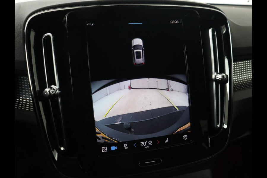Volvo XC40 Recharge P8 AWD R Design | Trekhaak | Stoel & stuurverwarming | Camera | Carplay | Leder/Alcantara | Adaptive cruise | Keyless | Full LED | 19'' lichtmetalen velgen