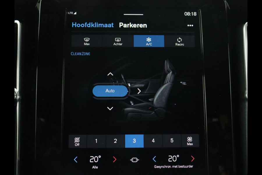 Volvo XC40 Recharge P8 AWD R Design | Trekhaak | Stoel & stuurverwarming | Camera | Carplay | Leder/Alcantara | Adaptive cruise | Keyless | Full LED | 19'' lichtmetalen velgen