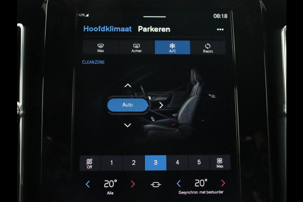 Volvo XC40 Recharge P8 AWD R Design | Trekhaak | Stoel & stuurverwarming | Camera | Carplay | Leder/Alcantara | Adaptive cruise | Keyless | Full LED | 19'' lichtmetalen velgen