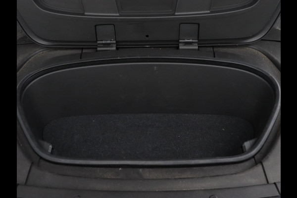 Volvo XC40 Recharge P8 AWD R Design | Trekhaak | Stoel & stuurverwarming | Camera | Carplay | Leder/Alcantara | Adaptive cruise | Keyless | Full LED | 19'' lichtmetalen velgen