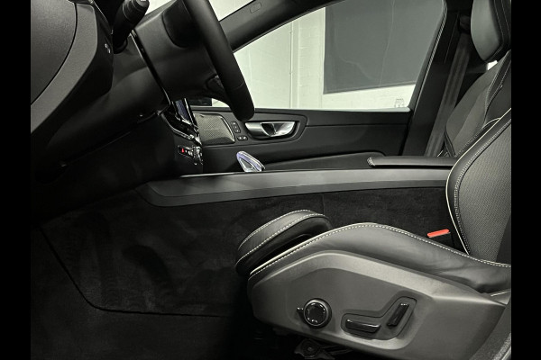 Volvo XC60 2.0 T6 Plug-in hybrid Black Edition | Open dak | Trekhaak | Long range | Adapt. Cruise control | Harman/Kardon |