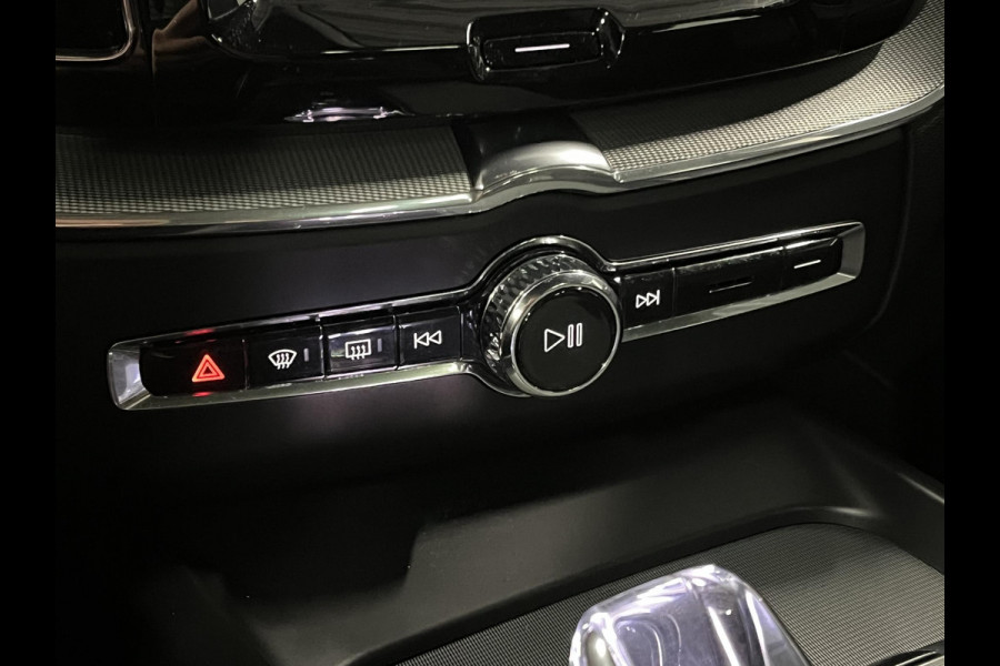 Volvo XC60 2.0 T6 Plug-in hybrid Black Edition | Open dak | Trekhaak | Long range | Adapt. Cruise control | Harman/Kardon |
