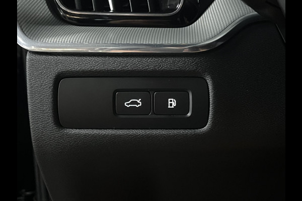 Volvo XC60 2.0 T6 Plug-in hybrid Black Edition | Open dak | Trekhaak | Long range | Adapt. Cruise control | Harman/Kardon |
