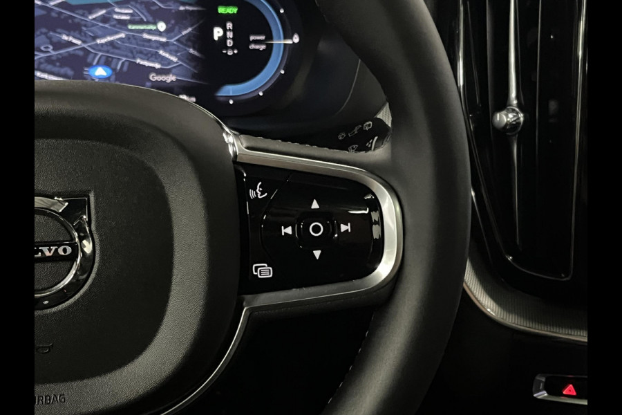 Volvo XC60 2.0 T6 Plug-in hybrid Black Edition | Open dak | Trekhaak | Long range | Adapt. Cruise control | Harman/Kardon |