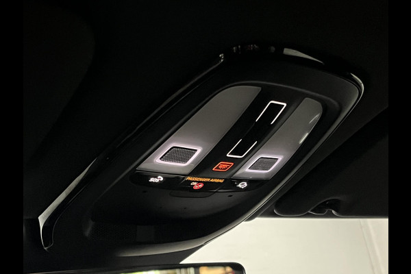 Volvo XC60 2.0 T6 Plug-in hybrid Black Edition | Open dak | Trekhaak | Long range | Adapt. Cruise control | Harman/Kardon |