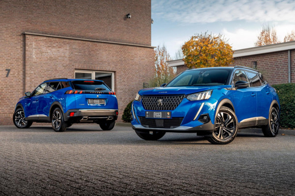 Peugeot 2008 1.2 PureTech GT-line 131 PK Aut. Camera Sfeerverl. Half/Leer i-Cockpit LED 17''