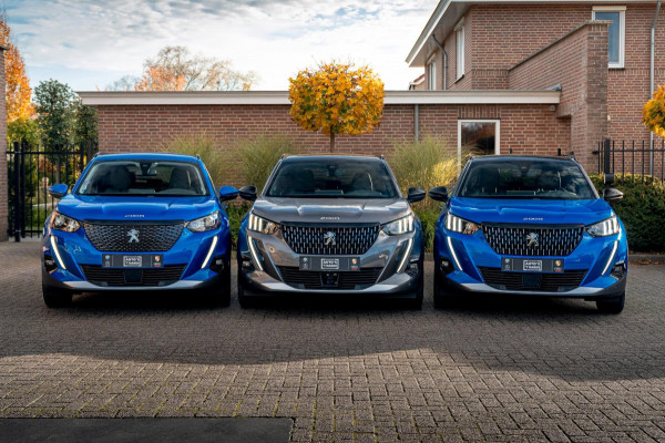 Peugeot 2008 1.2 PureTech GT-line 131 PK Aut. Camera Sfeerverl. Half/Leer i-Cockpit LED 17''