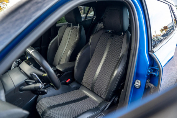 Peugeot 2008 1.2 PureTech GT-line 131 PK Aut. Camera Sfeerverl. Half/Leer i-Cockpit LED 17''