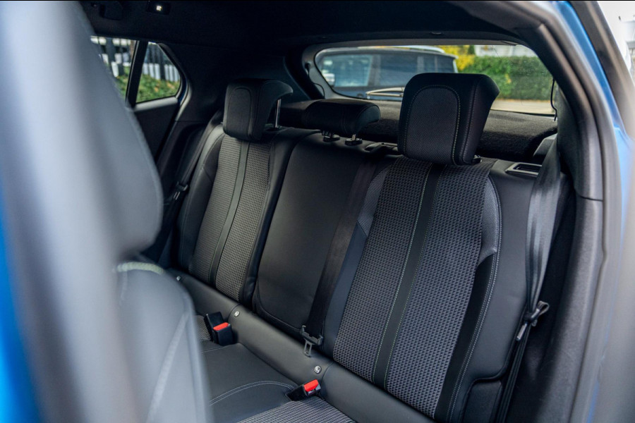 Peugeot 2008 1.2 PureTech GT-line 131 PK Aut. Camera Sfeerverl. Half/Leer i-Cockpit LED 17''