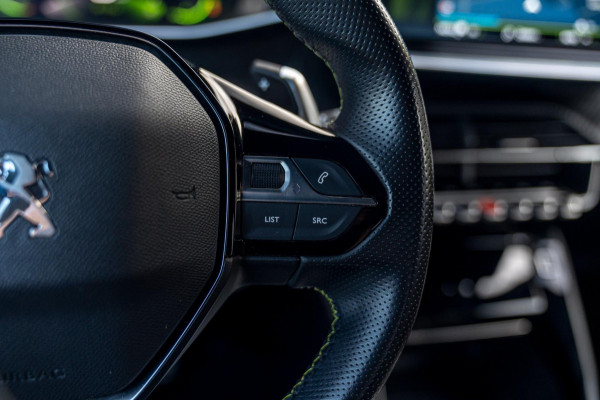 Peugeot 2008 1.2 PureTech GT-line 131 PK Aut. Camera Sfeerverl. Half/Leer i-Cockpit LED 17''