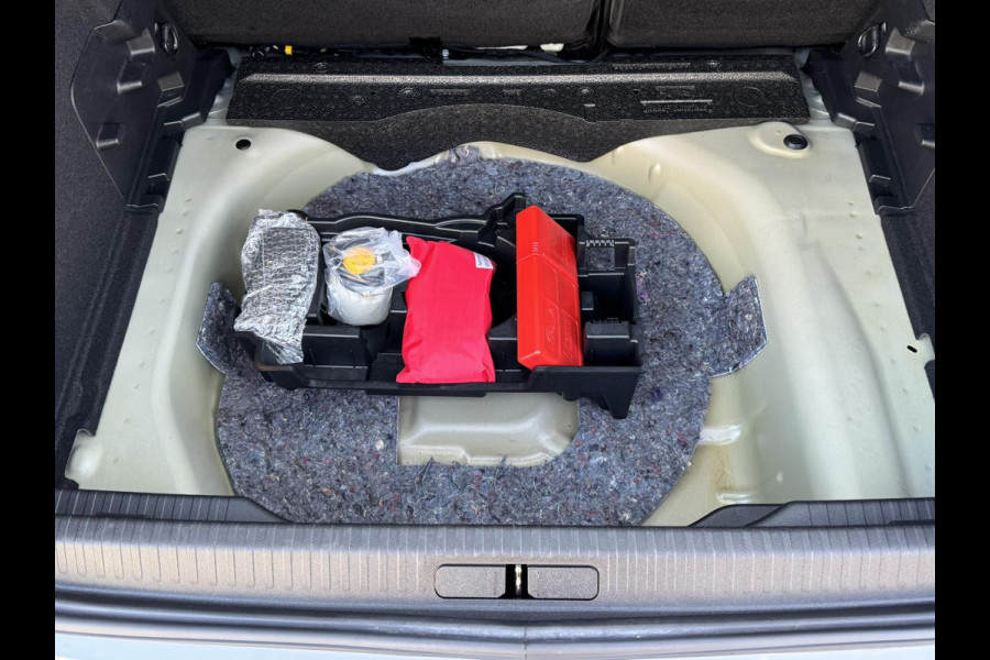 Citroën C4 1.2 Puretech Business Plus Automaat Climate control Cruise control Full LED Parkeercamera Navigatie Apple / Android