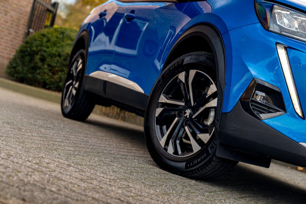 Peugeot 2008 1.2 PureTech Allure Pack 131 PK Aut. Adaptive Cruise Camera LED PDC 17''