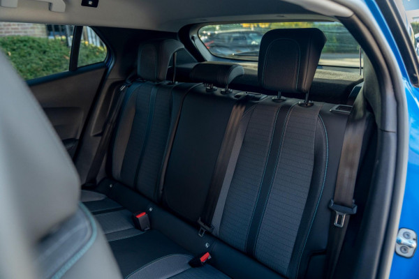 Peugeot 2008 1.2 PureTech Allure Pack 131 PK Aut. Adaptive Cruise Camera LED PDC 17''