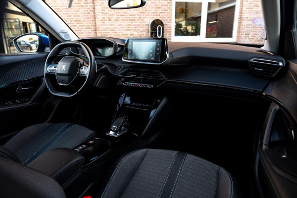 Peugeot 2008 1.2 PureTech Allure Pack 131 PK Aut. Adaptive Cruise Camera LED PDC 17''