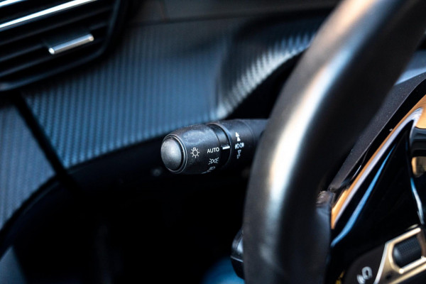 Peugeot 2008 1.2 PureTech Allure Pack 131 PK Aut. Adaptive Cruise Camera LED PDC 17''