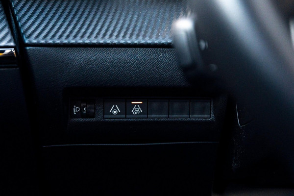 Peugeot 2008 1.2 PureTech Allure Pack 131 PK Aut. Adaptive Cruise Camera LED PDC 17''