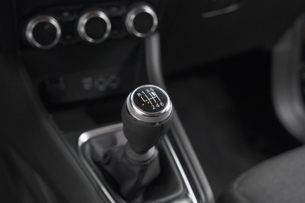 Renault Captur TCe 90 Business Zen | Parkeersensoren | Stoelverwarming | Navigatie | Apple Carplay