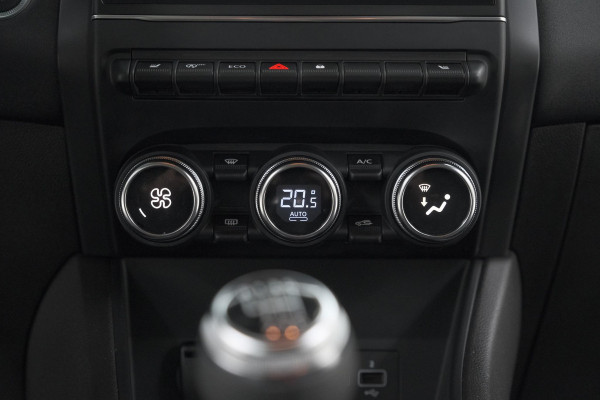 Renault Captur TCe 90 Business Zen | Parkeersensoren | Stoelverwarming | Navigatie | Apple Carplay