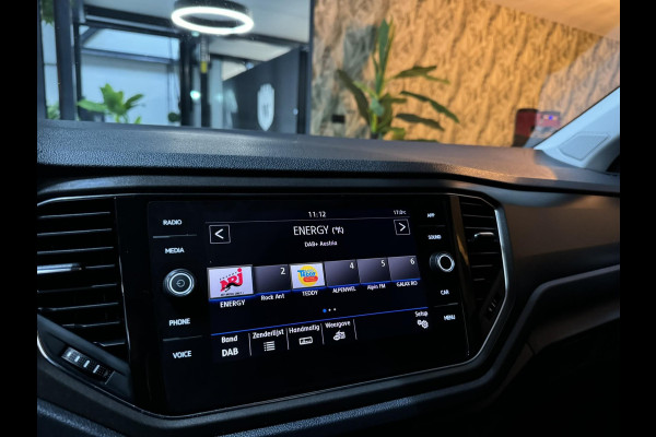 Volkswagen T-Roc 1.5 TSI Style Garantie Carplay StoelVW Adoptieve Cruise Front ASS Clima Navi Led Dab Rijklaar