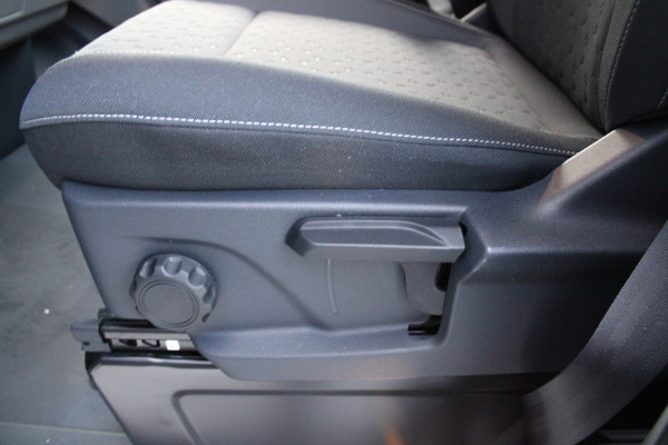 Ford Transit Custom 320 2.0 TDCI L2H1 Limited 170pk - 2x Schuifdeur - Adaptive Cruise - Blind spot - Navigatie - Camera - Draadloos laden - Stoelver